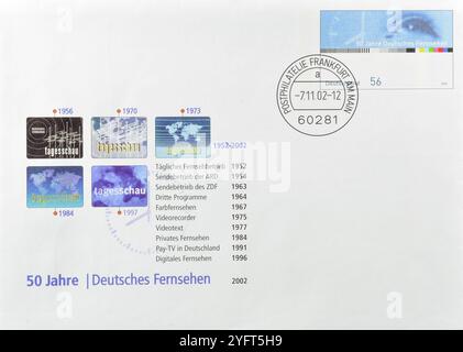 Brief mit gestempelter Briefmarke, gedruckt von Deutschland, die Briefmarke zum 50. Jahrestag des deutschen Fernsehens zeigt, um 2002. Stockfoto