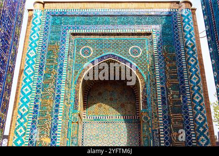 Tuman-aka Moschee, Shakhi Zinda Memorial Complex of Islamic Architecture, gegründet XI - XII Jahrhundert, Samarkand. Shah-i-Zinda ist eine Nekropole im NO Stockfoto