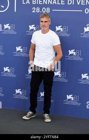 Joaquin Phoenix nimmt am Fotogespräch „Joker: Folie A Deux“ während des 81. Internationalen Filmfestivals von Venedig im Palazzo del Casino in Venedig Teil. Stockfoto