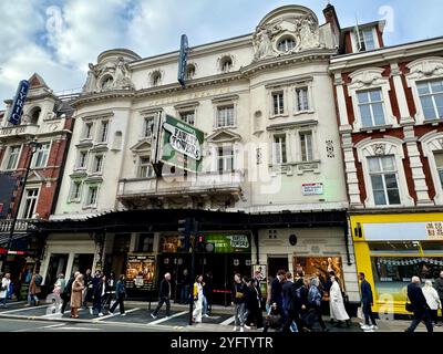 Fawlty Towers spielt im Apollo Theatre im West End. Stockfoto
