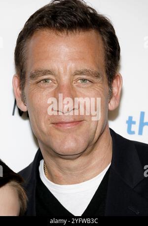 Clive Owen bei der Premiere von „The Confirmation“ in Los Angeles am 15. März 2016 im NeueHouse in Hollywood, USA. Stockfoto