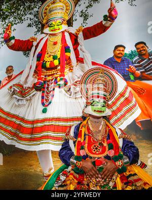 London, Großbritannien. November 2025. Der indische Bundesstaat Kerala besticht durch ein lebhaftes Kathakali mit grünem Gesicht und traditionellem Outfit. Der diesjährige WTM ist der bisher größte, jetzt auf zwei Ebenen und voller Besucher. Aussteller und Besucher aus dem globalen Reiseverkehr besuchen die 44. Jährliche Weltreisemesse und -Ausstellung im Excel London Exhibition Centre. Die Messe wird rund 4.000 Aussteller aus 184 Ländern begrüßen. WTM läuft vom 5. Bis 7. November. Quelle: Imageplotter/Alamy Live News Stockfoto