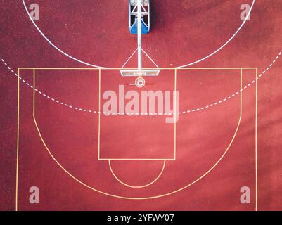 Luftaufnahme vom Basketballplatz im Freien, Teil. Sportkonzept Stockfoto