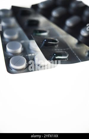 Nahaufnahme von Pillen in Folienblisterpackungen Stockfoto