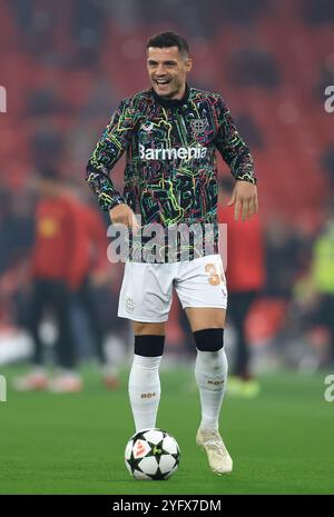 Liverpool, Großbritannien. November 2024. Granit Xhaka von Bayer Leverkusen während des Spiels der UEFA Champions League in Anfield, Liverpool. Der Bildnachweis sollte lauten: Jessica Hornby/Sportimage Credit: Sportimage Ltd/Alamy Live News Stockfoto