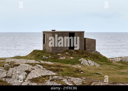 Alte Aussichtshütte der Küstenwache mit Blick auf den atlantik fanad Head, County donegal, republik irland Stockfoto