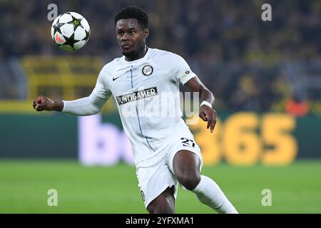 Dortmund, Deutschland. November 2024. Fussball Champions League 4. Spieltag Borussia Dortmund - Sturm Graz am 05.11.2024 im Signal Iduna Park in Dortmund Tochi Chukwuani ( Graz ) Foto: Revierfoto Credit: ddp Media GmbH/Alamy Live News Stockfoto