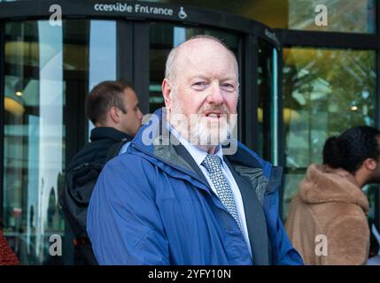 London, England, Großbritannien. November 2024. Sir ALAN BATES kommt vor dem Auftritt des Geschäfts- und Handelskomitees ins Parlament. (Kreditbild: © Tayfun Salci/ZUMA Press Wire) NUR REDAKTIONELLE VERWENDUNG! Nicht für kommerzielle ZWECKE! Stockfoto