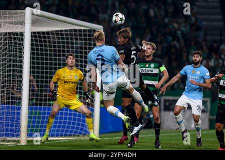 Erling Haaland Stürmer von Manchester City während des MD4-Spiels der UEFA Champions League 2024/25 zwischen Sporting Clube de Portugal und Manchester City im Estadio Jose Alvalade am 5. November 2024 in Lissabon. UEFA Champions League - Sporting CP vs Manchester City Valter Gouveia/SPP PUBLICATIONxNOTxINxBRAxMEX Copyright: XValterxGouveia/SPPx spp-en-Vago-VG L1144 1 Stockfoto