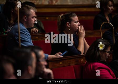 Mathilde Panot, Präsident der Nouveau Front Popoulaire - La France Insoumise Fraktion, im Parlament. Am 5. November 2024 In Paris. PARIS ILE-DE-FRANCE FRANKREICH URHEBERRECHT: XANDREAXSAVORANIXNERIX FRANCE-POLITICS-GOVERNMENT-PARLI ASAVORANINERI-10 Stockfoto