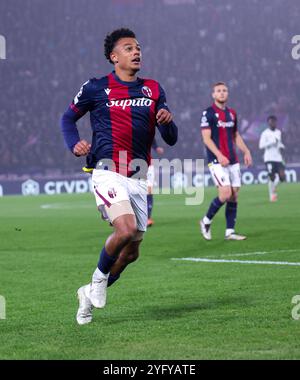 Bologna, Bologna, ITALIEN. November 2024. Während des Champions-League-Spiels 11/2024 Fußballspiel zwischen FC Bologna und AS Monaco im Dall'Ara-Stadion in Bologna. Im Bild: Dan Ndoye von Bologna FC (Credit Image: © Fabio Sasso/ZUMA Press Wire) NUR REDAKTIONELLE VERWENDUNG! Nicht für kommerzielle ZWECKE! Stockfoto