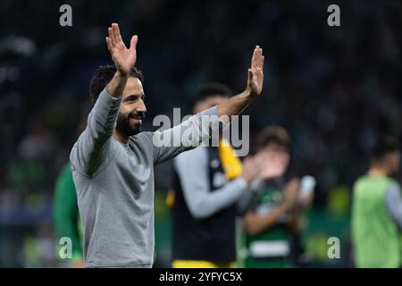 Lissabon, Portugal. November 2024. November 2024. Lissabon, Portugal. Sporting Trainer aus Portugal Ruben Amorim am Ende des Spiels der Gruppenphase der UEFA Champions League, Sporting vs Manchester City Credit: Alexandre de Sousa/Alamy Live News Stockfoto