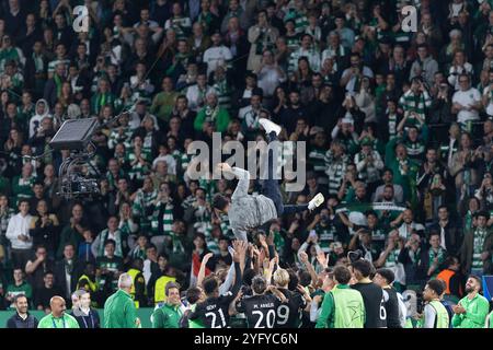 Lissabon, Portugal. November 2024. November 2024. Lissabon, Portugal. Sporting Trainer aus Portugal Ruben Amorim am Ende des Spiels der Gruppenphase der UEFA Champions League, Sporting vs Manchester City Credit: Alexandre de Sousa/Alamy Live News Stockfoto