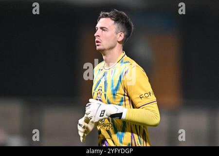 Torhüter Jack Stevens (1 cambridge united) während des EFL Trophy-Spiels zwischen Cambridge United und Chelsea unter 21 im Cledara Abbey Stadium, Cambridge am Dienstag, den 5. November 2024. (Foto: Kevin Hodgson | MI News) Credit: MI News & Sport /Alamy Live News Stockfoto