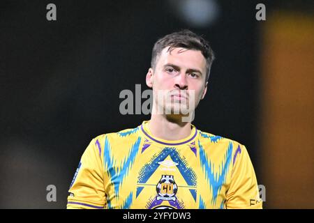 Torhüter Jack Stevens (1 cambridge united) sieht sich beim EFL Trophy Spiel zwischen Cambridge United und Chelsea unter 21 im Cledara Abbey Stadium, Cambridge, am Dienstag, den 5. November 2024 an. (Foto: Kevin Hodgson | MI News) Credit: MI News & Sport /Alamy Live News Stockfoto