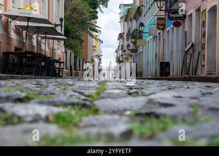 Salvador, Bahia, Brasilien - 12. Oktober 2024: Blick auf die Straßen von Pelourinho, eine Postkarte der Stadt Salvador, Bahia. Stockfoto