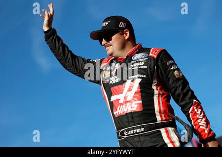 2. November 2024, Ridgeway, Va, USA: COLE CUSTER (00) wird für den National Debt Relief 250 auf dem Martinsville Speedway in Ridgeway, VA, eingeführt. (Kreditbild: © Walter G. Arce Sr./ASP via ZUMA Press Wire) NUR REDAKTIONELLE VERWENDUNG! Nicht für kommerzielle ZWECKE! Stockfoto