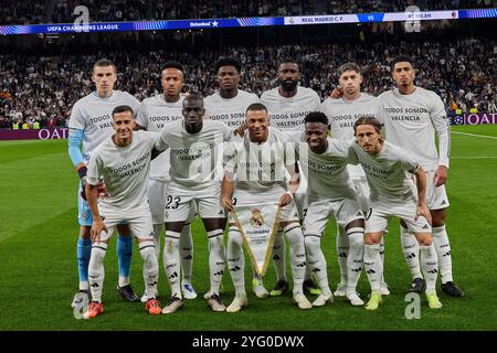 Madrid, Madrid, Spanien. November 2024. Real Madrid Teamgruppe während des UEFA Champions League Fußballspiels zwischen Real Madrid CF und AC Milan im Santiago Bernabeu Stadion in Madrid, Spanien, 5. November 2024 (Foto: © Ruben Albarran/ZUMA Press Wire) NUR REDAKTIONELLE VERWENDUNG! Nicht für kommerzielle ZWECKE! Stockfoto
