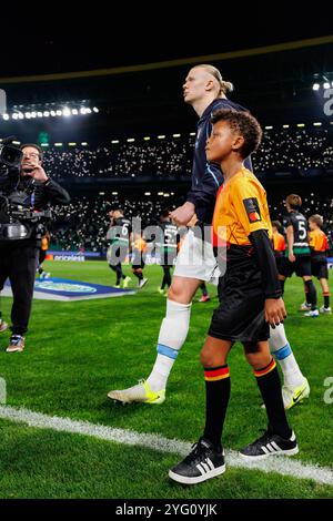 Lissabon, Portugal. November 2024. Erling Haaland (Manchester City FC) wurde während des Spiels der UEFA Champions League zwischen den Mannschaften Sporting CP und Manchester City FC gesehen. Endpunktzahl: Sporting 4:1 Manchester City (Foto: Maciej Rogowski/SOPA Images/SIPA USA) Credit: SIPA USA/Alamy Live News Stockfoto