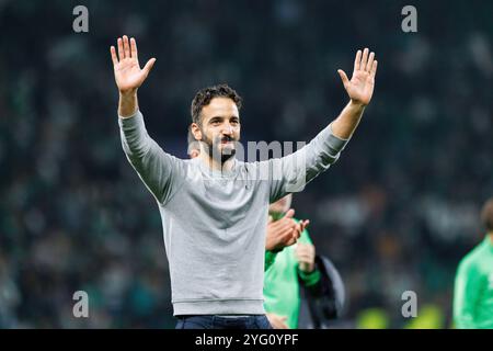 Lissabon, Portugal. November 2024. Ruben Amorim (Sporting CP) wurde während des UEFA Champions League-Spiels zwischen den Teams von Sporting CP und Manchester City FC gesehen. Endpunktzahl: Sporting 4:1 Manchester City (Foto: Maciej Rogowski/SOPA Images/SIPA USA) Credit: SIPA USA/Alamy Live News Stockfoto