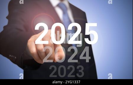 Neue Chancen, Herausforderungen und Strategie im Jahr 2025. Neue Pläne, Ziele und Visionen für das neue Jahr 2025. Stockfoto