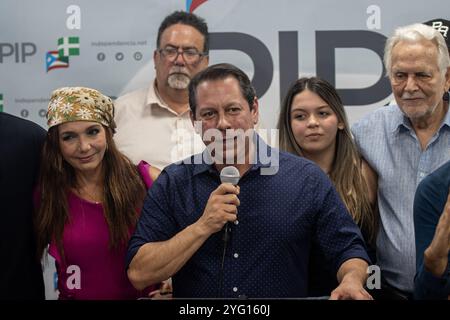 San Juan, USA. November 2024. Juan Dalmau, Kandidat für den Gouverneur der Independence Party und der Citizens Victory Movement, hält eine Rede, nachdem seine Rivale Jenniffer González Colón, Kandidatin für den Gouverneur der Neuen Progressiven Partei, am Dienstag, den 5. November 2024 in San Juan, Puerto Rico, vorläufig als neuer Gouverneur von Puerto Rico zertifiziert wurde. (Carlos Berríos Polanco/SIPA USA) Credit: SIPA USA/Alamy Live News Stockfoto