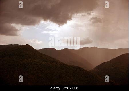 Sonnenuntergang über dem Argentiniental, Ligurien, Italien Stockfoto