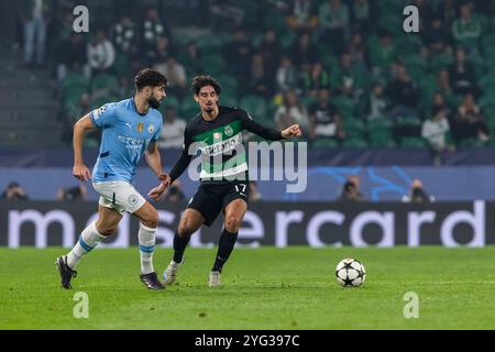 Lissabon, Portugal. November 2024. Josko Gvardiol (L) von Manchester City und Francisco Trincao (R) von Sporting CP im Estadio Jose Alvalade Stadion. (Endpunktzahl: Sporting CP 4 - 1 Manchester City) Credit: SOPA Images Limited/Alamy Live News Stockfoto