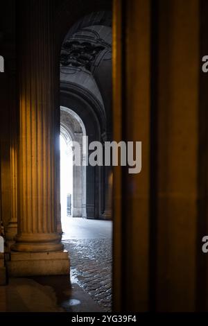 Koridore des Louvre-Museums in Paris - Alley 3 Stockfoto