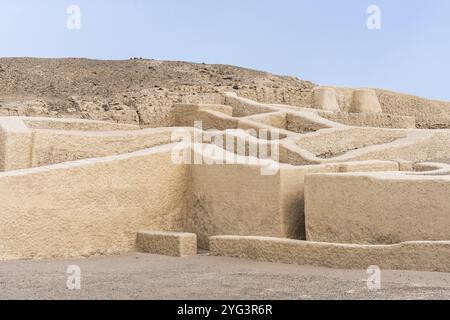 Adobe-Pyramiden in Cahuachi, Cahuachi Zeremonialzentrum, Nazca, Peru, Südamerika Stockfoto