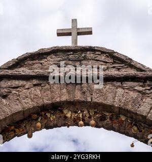 Arco tipico, Huillanopampa, Titicaca See, Puno, Peru, Südamerika Stockfoto