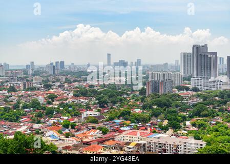 Skyline von George Town. Fantastische Aussicht auf Penang Island in Malaysia Stockfoto