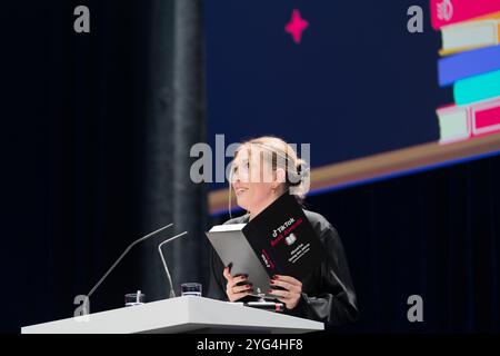 FRANKFURT AM MAIN - 19. Oktober 2024: Klara Aldenborg bei den TikTok Book Awards 2024 auf der 76. Frankfurter Buchmesse Stockfoto