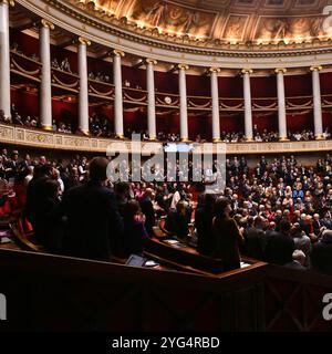 Paris, Frankreich. November 2024. Die Sitzung der Anfragen an die Regierung in der Nationalversammlung in Paris am 5. November 2024. Foto: Karim Ait Adjedjou/ABACAPRESS. COM Credit: Abaca Press/Alamy Live News Stockfoto