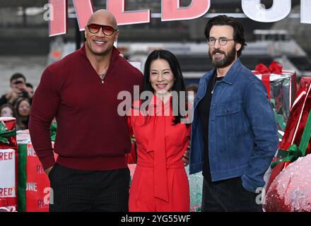 London, Großbritannien. November 2024. Dwayne Johnson, Lucy Liu und Chris Evans beim Red One Fotogespräch, Potters Fields. Quelle: Doug Peters/EMPICS/Alamy Live News Stockfoto