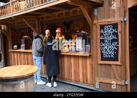 Kopenhagen/Dänemark/06 November 2024/Weihnachtsmarkt im Hojbro plads im Herzen der dänischen Hauptstadt Kopenhagenb. (Foto. Francis Joseph Dean/Dean Pictures) (nicht für kommerzielle Zwecke) Stockfoto