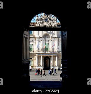 Palazzo dell'Università, Sitz der Universität Catania. (Italienisch: Università degli Studi di Catania) gegründet von König Alfonso I. von Sizilien im Jahr 1434. Stockfoto