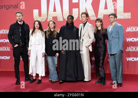 Jan-Martin Müller, Wiebke Frost, Paula Kroh, Lashana Lynch, Eddie Redmayne, Lisa Hofer und Nikolaus Barton bei der Premiere DER TAG DES JACKALS im ZOO Palast in Berlin am 05.11.2024 *** Jan Martin Müller, Wiebke Frost, Paula Kroh, Lashana Lynch, Eddie Redmayne, Lisa Hofer und Nikolaus Barton bei der Uraufführung DES SCHAKALTAGES im ZOO Palast in Berlin am 05 11 2024 Stockfoto