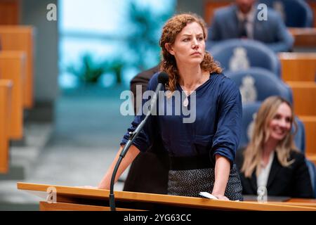 Den Haag, Niederlande. Oktober 2024. DEN HAAG, NIEDERLANDE - 8. OKTOBER: Christine Teunissen (PvdD) während der Plenardebatte im Tweede Kamer am 8. Oktober 2024 in den Haag, Niederlande (Foto: John Beckmann/Orange Pictures) Credit: Orange Pics BV/Alamy Live News Stockfoto