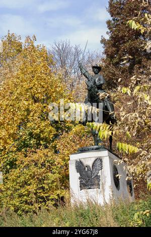 Die Bronzestrian-Statue von General Henry Warner Slocum auf der Brooklyn Plaza (1827–1894) zeigt den Bürgerkriegsheld auf seinem Pferd mit einem erhobenen Säbel in der rechten Hand. Das am Memorial Day 1905 eingeweihte Monument befindet sich in Brooklyns Grand Army Plaza auf einem kleinen Hügel an der Plaza Street East.“ Stockfoto