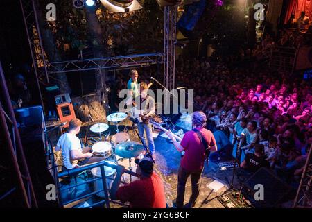 Arctic Monkeys tritt in Bar M, Ibiza, 1. September 2007, Ibiza, Spanien auf. Stockfoto