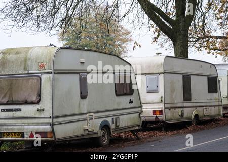 Wohnwagen- oder Van-Wohnung in Bristol, Großbritannien. Durdham Runter. Eine Alternative zu teurem Wohnraum und hohen Hypothekenzinsen. Lebenshaltungsfragen. Stockfoto