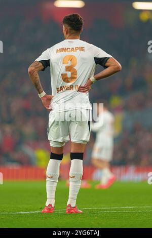 Piero Hincapié von Bayer Leverkusen während des Phase MD4-Spiels der UEFA Champions League 2024/25 zwischen Liverpool und Bayer Leverkusen am Dienstag, den 5. November 2024 in Anfield, Liverpool. (Foto: Steven Halliwell | MI News) Credit: MI News & Sport /Alamy Live News Stockfoto