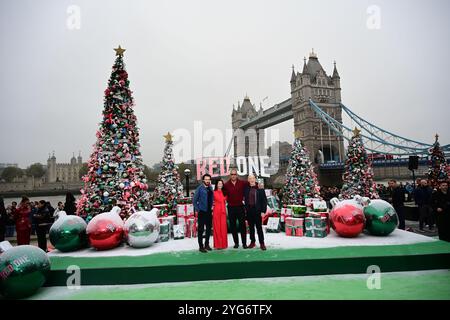 LONDON, GROSSBRITANNIEN. November 2024. Chris Evans, Lucy Liu, Dwayne Johnson, J. K. Simmons, nimmt an der Londoner Fotokonferenz für „Red One“ im Potters Field in London Teil. (Foto von 李世惠/siehe Li/Picture Capital) Credit: Siehe Li/Picture Capital/Alamy Live News Stockfoto