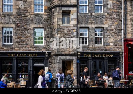 Edinburgh: Der Letzte Drop. - Direkt am Grassmarket, dem Alten Markplatz von Edinburgh, trägt ein Pub den etwas makaberen Namen The Last Drop der Letzte Stockfoto