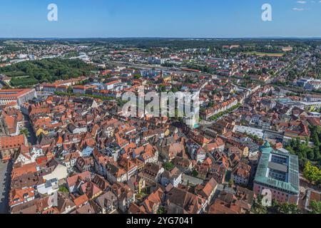 Luftaufnahme der Stadt Ansbach an der Fränkischen Rezat im Sommer Ausblick auf Ansbach, Bezirkshauptstadt MIttelfrankens in Bayern Ansbach Stadtgraben Stockfoto