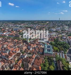 Luftaufnahme der Stadt Ansbach an der Fränkischen Rezat im Sommer Ausblick auf Ansbach, Bezirkshauptstadt MIttelfrankens in Bayern Ansbach Stadtgraben Stockfoto