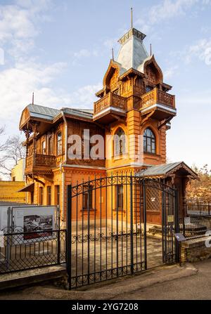 Kislowodsk, Russland - 01. Dezember 2023: Gorinas Herrenhaus, in dem sich das A.I. Solschenizyn in Kislowodsk befindet Stockfoto