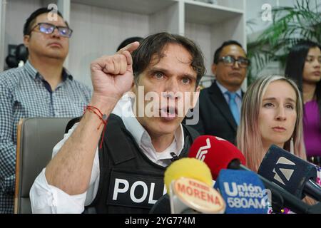 GYE PEDRO GRANJA Guayaquil, Mittwoch, 06. November 2024 durch eine Pressekonferenz kündigte der Präsidentschaftskandidat Pedro Granja an, dass er nicht auf seine Teilnahme an den nächsten Wahlen verzichten wird, aber nicht an Wahlkampagnen teilnehmen wird, verurteilte auch mehrere Angriffe, wie den Raub auf einen Bruder und den Angriff, den seine Eltern heute Morgen erlitten haben, zusätzlich zum Attentat auf einen persönlichen Freund Fotos Cesar Munoz API Guayaquil Guayas Ecuador POL xCÃ Stockfoto