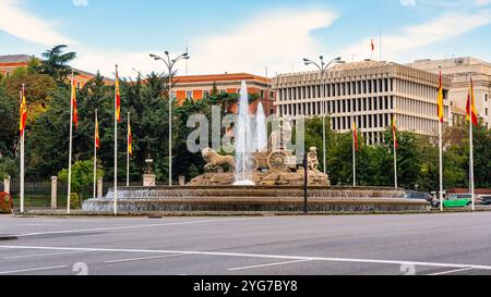 Brunnen der Göttin Cibeles auf dem Paseo del Prado im Zentrum von Madrid, Spanien Stockfoto